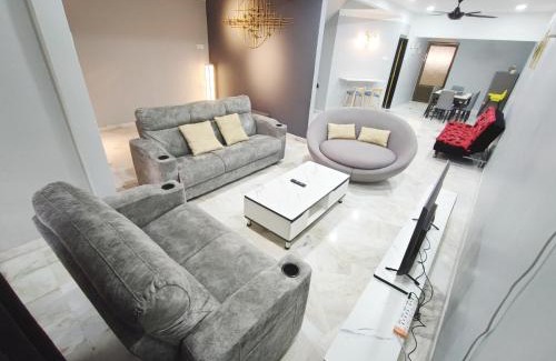 Taman Bertuah House | TB HOMESTAY Tasek klebang(taman bertuah) 10pax wifi