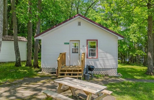 Phelps Cabin | TB8 Thunder Bay Resort Cabin 8
