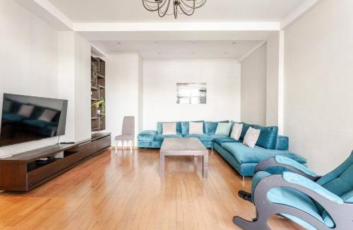 Saburtalo Apartment | Tbilisi Nest