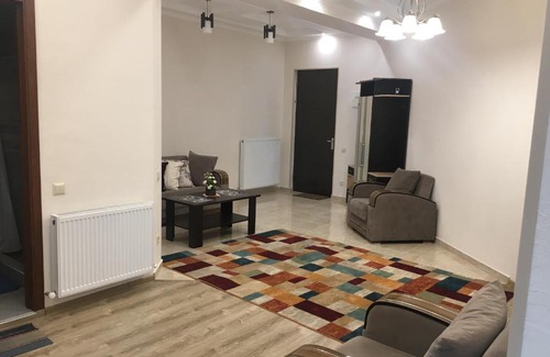 Saburtalo Apartment | Tbilisi, Saburtalo, Giorgi Mirotadze Street 8