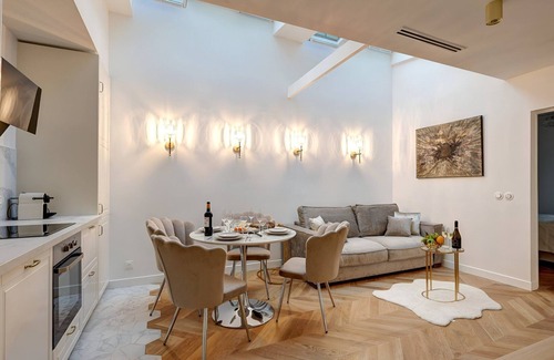 Champs-Elysees Apartment | TBS 204 - Prestigious suite near Champs-Élysées