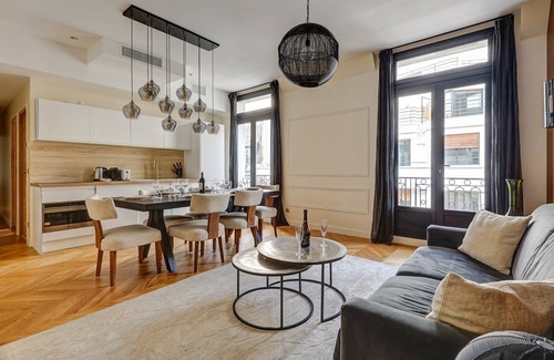 8th Arrondissement Apartment | TBS 241- Prestigious apartment Champs-Élysées