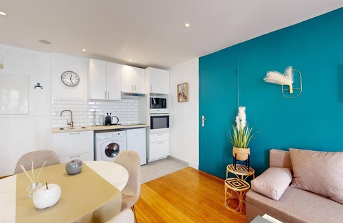 Quartier de la Folie-Mericourt Apartment | TBS 551 - Bright and elegant apartment