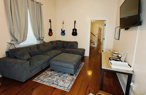 East Riverside House | Tchoup House Two