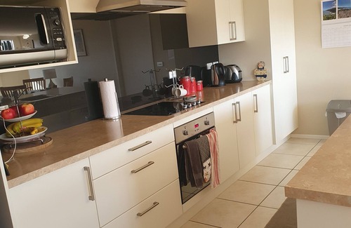 Napier House | Te Awa Retreat Napier. Spacious family home close to Napier Boys High. nnnnn