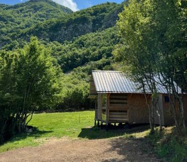 Sakës Cabin | Te Baca