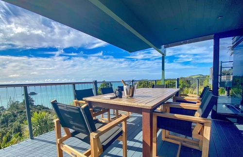 Te Ngaire House | Te Koha luxury hillside beach estate set on 1.6 acres: House and Villa