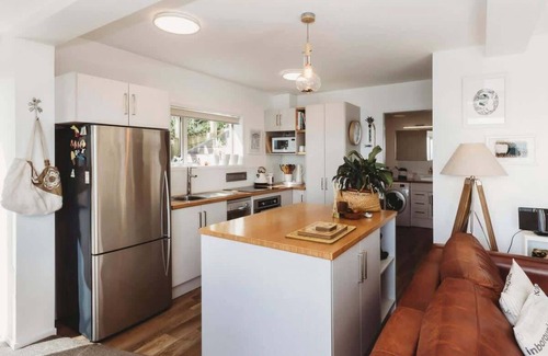 Bell Block Apartment | Te Moana Waterfront - beachside accommodation