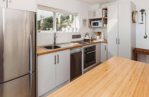 Bell Block Apartment | Te Moana Waterfront - beachside accommodation