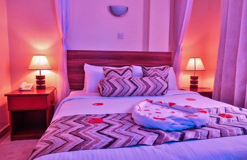 Ngelani Hotel | Tea Tot Hotel