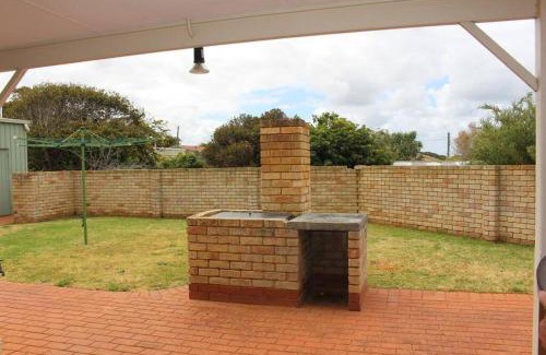 Augusta House | Tea Tree Cottage - close to the ocean and the river