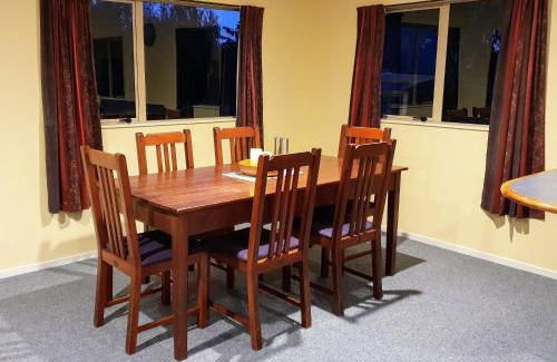 Ngataki House | Tealuca Holiday Home