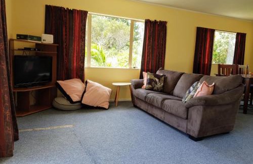 Ngataki House | Tealuca Holiday Home
