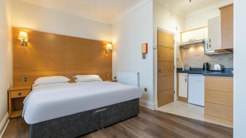 Richmond-upon-Thames Apartment | Teddington Lodge