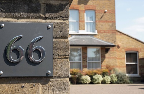 Richmond-upon-Thames Apartment | Teddington Lodge