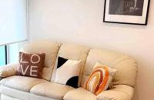 Canning Town Apartment | Tee Sweetlux Apartment In Canning Town