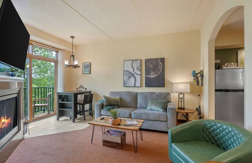 Wisconsin Dells Condo | Tee Time Terrace - Rare Find! Chula Vista Retreat!