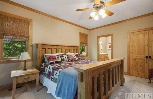 Cullowhee House | Tee Time