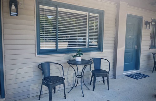 Roscommon Apartment | TeePee Room 4 - Newly Renovated