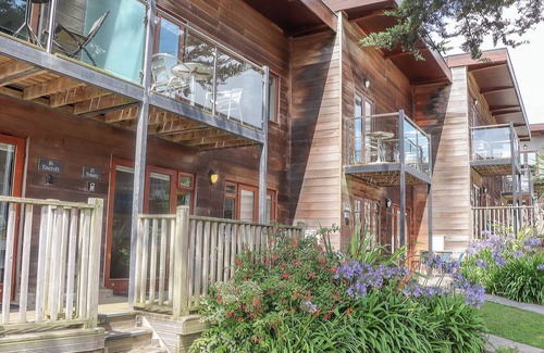 Porthtowan House | TEHIDY, pet friendly, country holiday cottage in Porthtowan