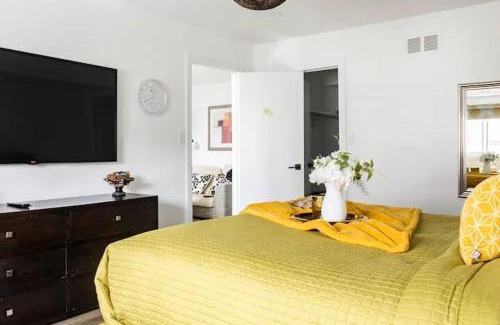 Churchill Meadows House | Tehreem's Luxurious Private Bedroom En Suite