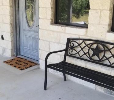 Fredericksburg Bed & Breakfast | Teich Hutte Pond Cottage