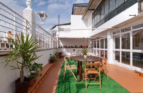 Las Acacias Apartment | Tejado de Antigua Fábrica Industrial en Acacias
