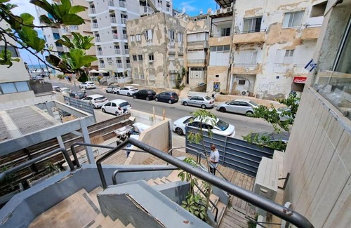 Kerem HaTeimanim Apartment | Tel Aviv Beachfront Gem