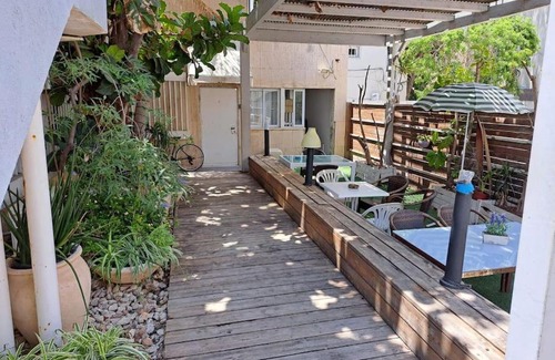Kerem HaTeimanim Apartment | Tel Aviv Beachfront Gem