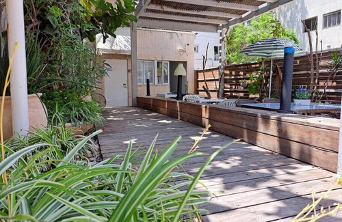 Kerem HaTeimanim Apartment | Tel Aviv Beachfront Gem