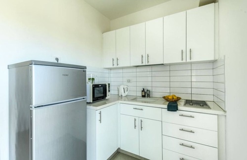Tel Aviv Apartment | Tel Aviv Uni Balcony Studio E706
