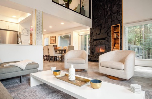 Whistler Village House | TELEMARK 15 | Ski-In, Ski-Out Access | Steps To Ski Lifts | Private Garage