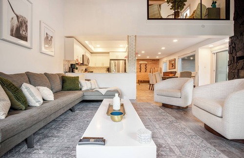 Whistler Village House | TELEMARK 15 | Ski-In, Ski-Out Access | Steps To Ski Lifts | Private Garage