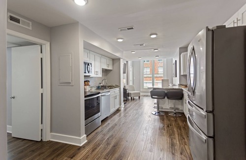 Historic District - North Condo | Telfair Loft 211: Parking Cost Covered Downtown