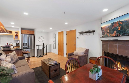 Telluride Condo | Telluride Gold: 2bd/2.5bth STEPS to the gondola!