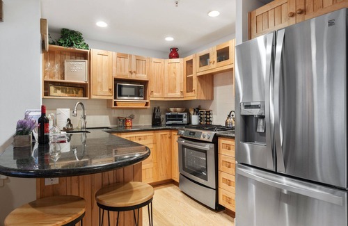 Telluride Condo | Telluride Gold: 2bd/2.5bth STEPS to the gondola!