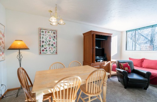 Telluride House | Telluride Lodge 311 by AvantStay | Close to Slopes & Town!