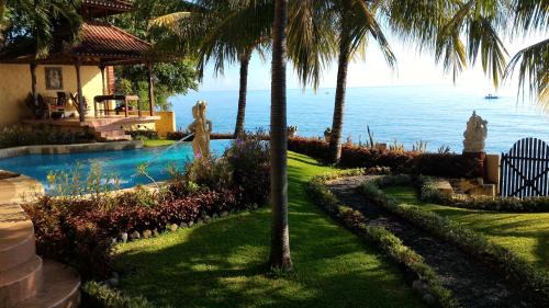Sambirenteng Villa | Teluk Indah Beach & Pool Villa