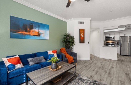 Tempe Condo | Tempe Getaway 》King Beds &Pool, Relax, Shop & Dine