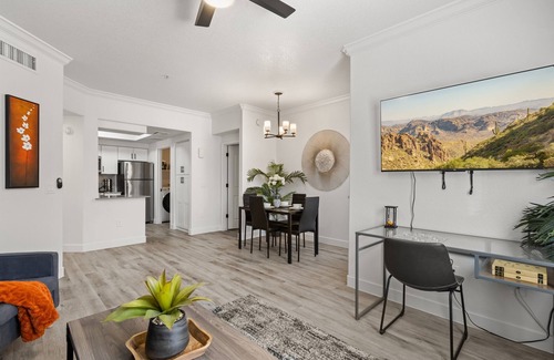 Tempe Condo | Tempe Getaway 》King Beds &Pool, Relax, Shop & Dine