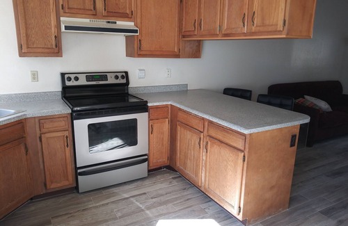 Sunset House | Tempe Townhouse walking distance to ASU/Mill Ave & 5 min from Sky Harbor Airport