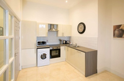 Temple Bar Apartment | Temple Bar Wellington Quay 3 Bed/2Bath Modern Apartment - sleeps 9