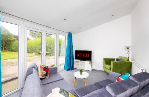 Whitkirk House | Temple House by Alt-Stay Accommodation