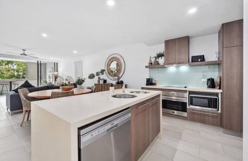 Palm Cove Apartment | Temple Palm Cove Apt 305 offers luxury beach accommodation in Palm Cove