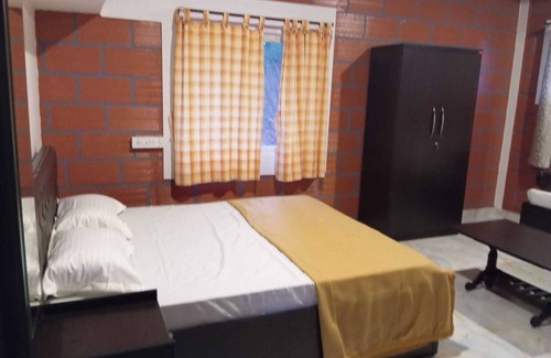 Sringeri Hotel | Temple View Homestay