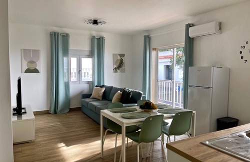 La Orotava Apartment | Ten Days - App 3 - 'Anaga' with Sea View, Wi-Fi and Air Conditioning