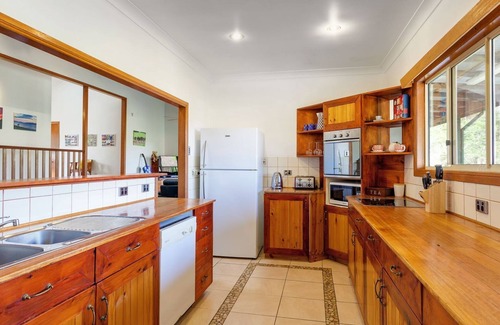 Canina House | Ten Twenty One - country comfort retreat