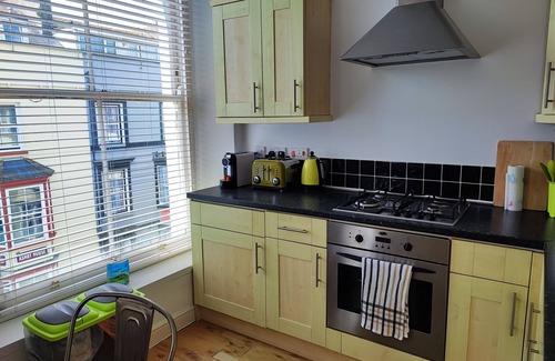 Tenby Apartment | Tenby Flat with views of the sea and Caldey Island