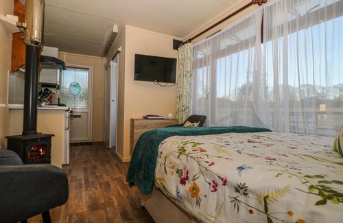 Hadlow Down House | Tench Hut