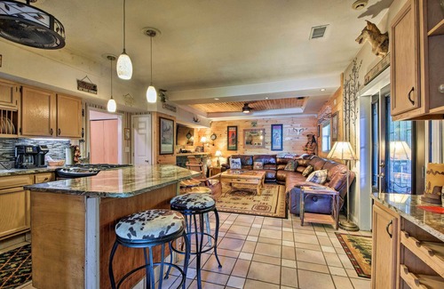 Chattanooga Cabin | Tenn River Cabin w/Hot Tub - 10 Mi to Chattanooga